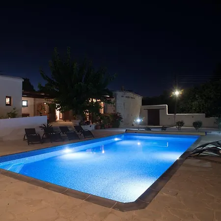Country house Chloe's House Pano Akourdalia